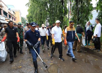 Sekda Provinsi Banten Dampingi Menteri LH Bersih-bersih di Royal Baroe
